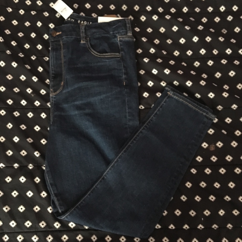CURVY JEANS AEO